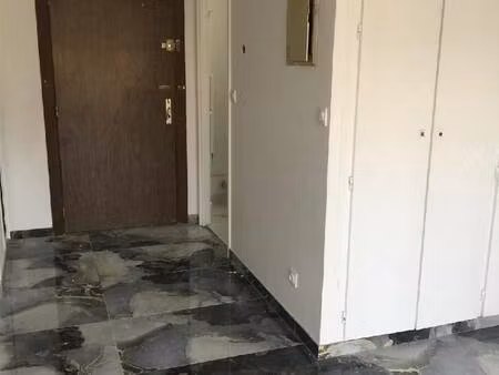 location appartement 1 pièce 26 m² à fontainebleau (77300)