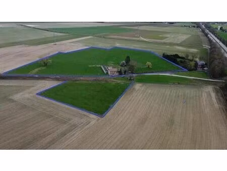 bâtiments de ferme avec habitation et terrains