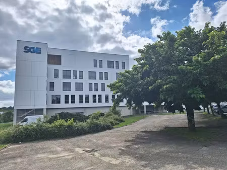 a louer - bureaux neufs amenages 536 m² divisibles - artigues pres bordeaux