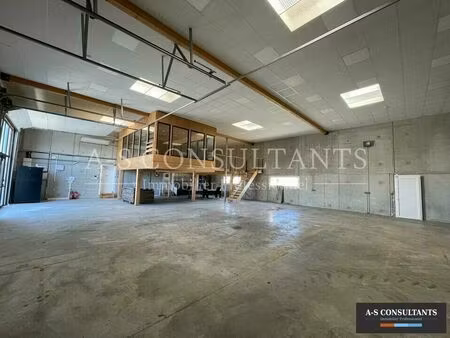 location local industriel 865 m² à marches (26300)