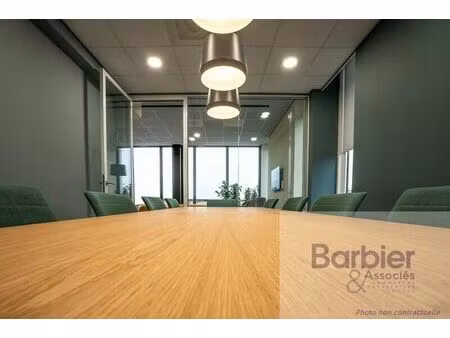 vente bureau 700 m² saint-nolff (56250)