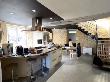 maison en pierre et ses dépendances