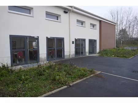 vente locaux professionnels 2000 m² à chars (95750)  3 090 000 €