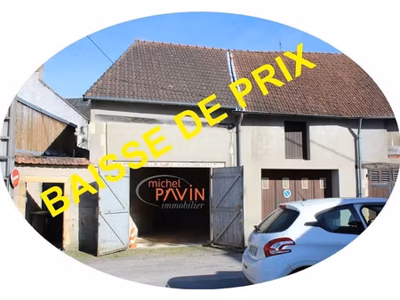 vente parking à la guerche-sur-l'aubois (18150)  9 000 €