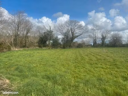 terrain constructible de 1200 m2