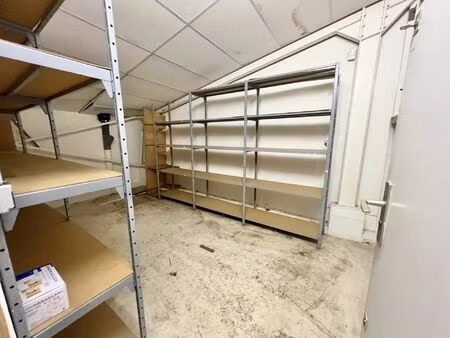 location commerce 1 pièce 16 m² à saint-tropez (83990)