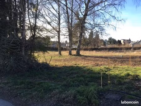 terrain constructible à bourg-lastic