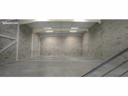 local d'activité 394 m²