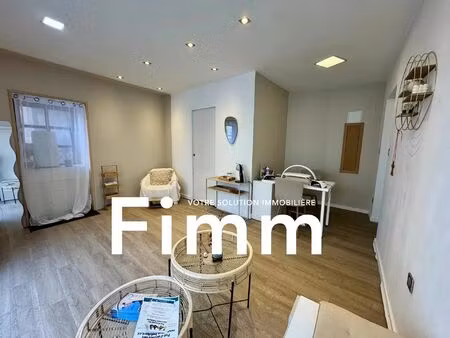 location commerce 18 m² à pélussin (42410)