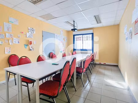 location locaux professionnels 254 m² à creil (60100)  2 200 €