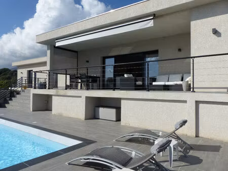 vente maison 6 pièces 232 m² afa (20167)