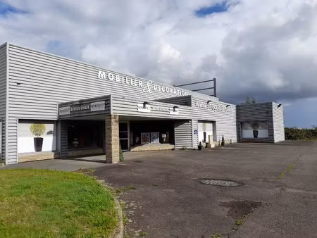 location local commercial