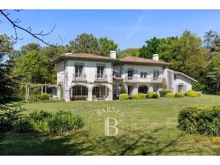 maison de 10 pièces de luxe en location à biarritz  nouvelle-aquitaine