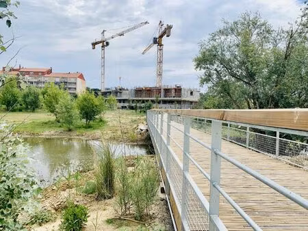appartement neuf  face au port  à deux pas de la plage