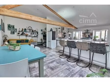 appartement en duplex entièrement rénové de 105m²