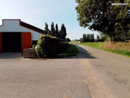 bâtiment stockage ou hivernage (entreprise  bateau  camping car  voiture)