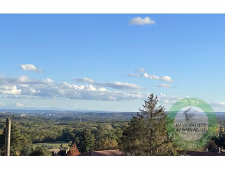 a vendre t3 avec terrasse et jardin privatif au coeur de la