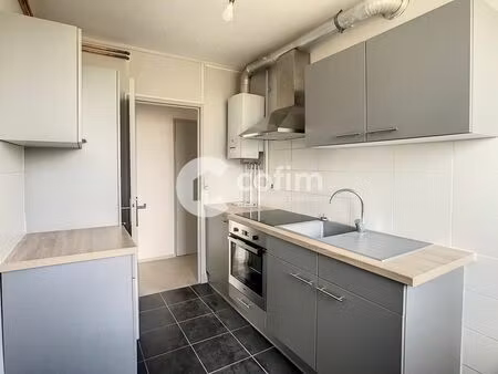 vente appartement 3 pièces 68m2 mourenx 64150 - 65000 € - surface privée