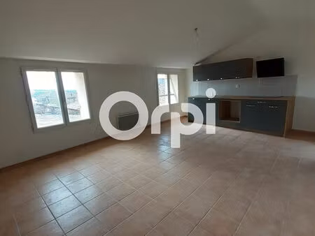 location appartement 1 pièces 47m2 peyruis 04310 - 580 € - surface privée