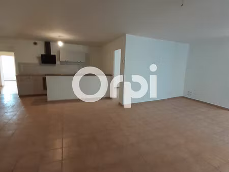 location appartement 4 pièces 89m2 peyruis 04310 - 720 € - surface privée