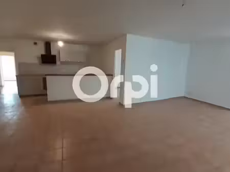 location appartement peyruis 04310 - - surface privée