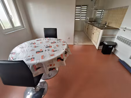 studio meuble avec parking