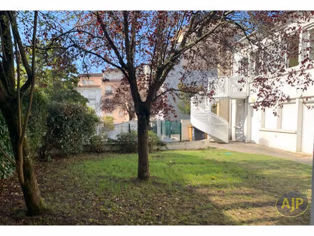 bureau à louer à libourne 44 m²