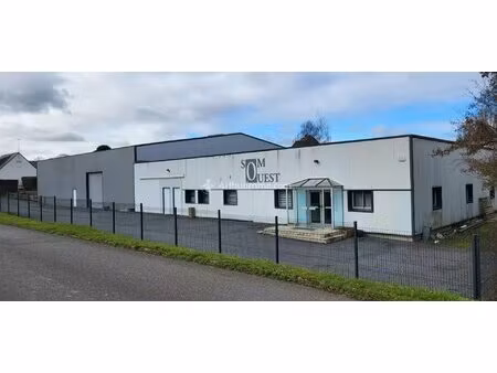 montsurs - bâtiment industriel et ses bureaux