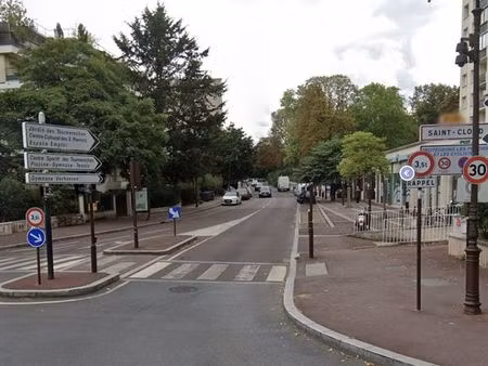 boutique 136 m² st cloud