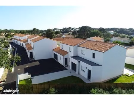 maison neuve port bourgenay au pied des commerces