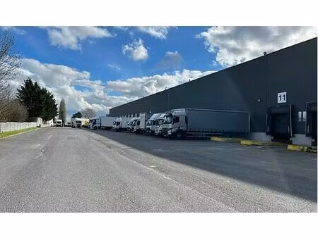 location entrepôt / local d'activités montsoult 18 213 m²
