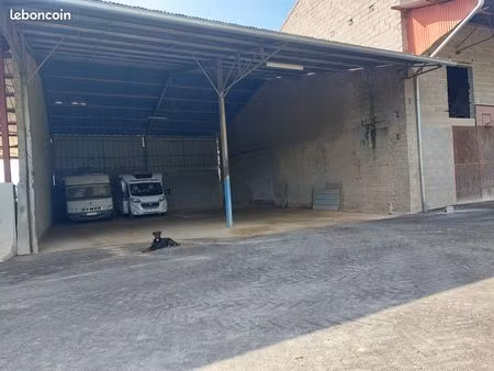 location emplacement sous hangar