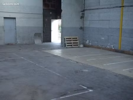 loue bureaux/entrepôt/stockage/atelier/local dans zone rurale