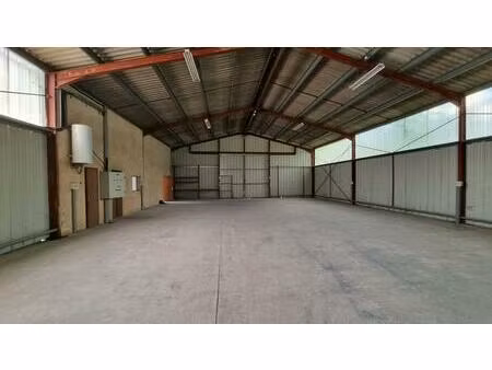 hangar de 500m²
