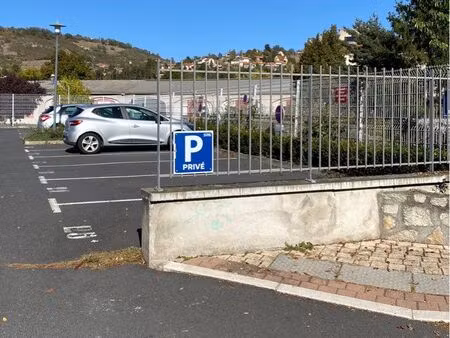 emplacement voiture ( 43700 )