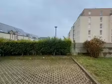 parking à louer - le mans (72) - 32€