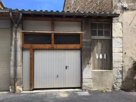 parking pour moto(s)