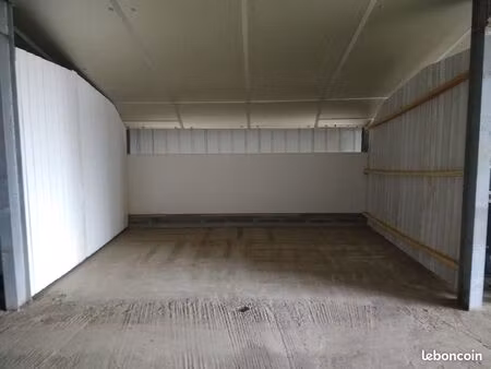 emplacement de stockage  garage  box  garde-meuble…