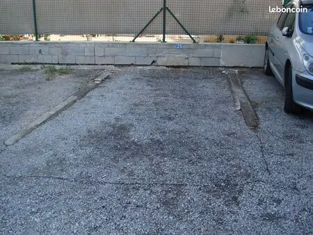 location emplacement de parking