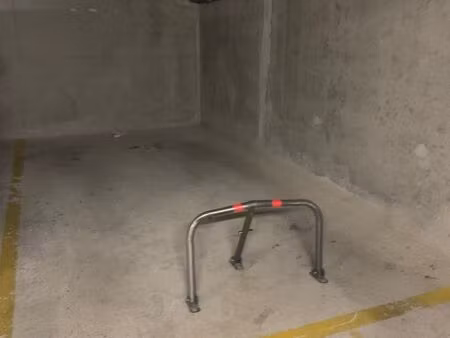 location emplacement parking sécurisé