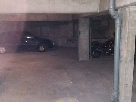 parking a louer : 11m2 pour votre belle voiture