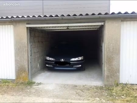 garage box parking fermé