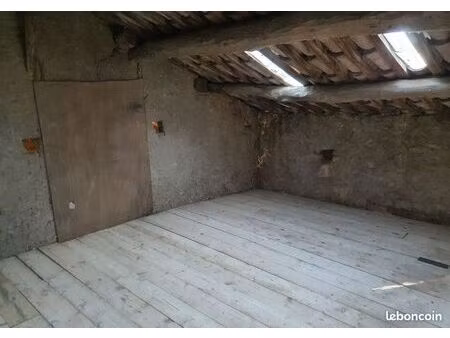 box garde-meubles 20m2 /25 m3 a louer à saint marcel d'ardèche