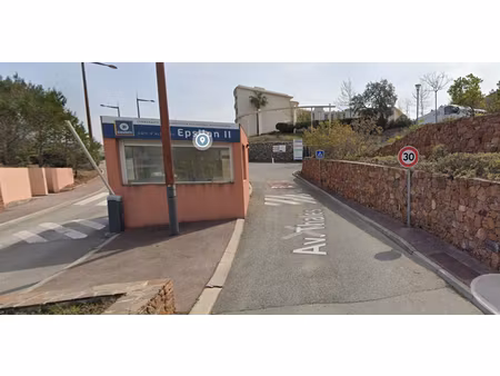 saint-raphael - technoparc epsilon ii - stationnement extérieur