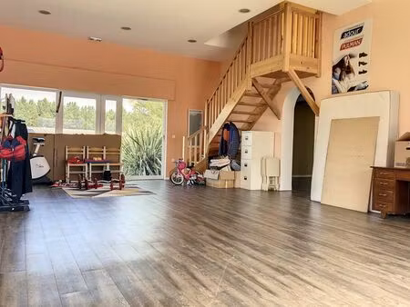 vente local commercial 186m2 arzacq-arraziguet 64410 - 165000 € - surface privée