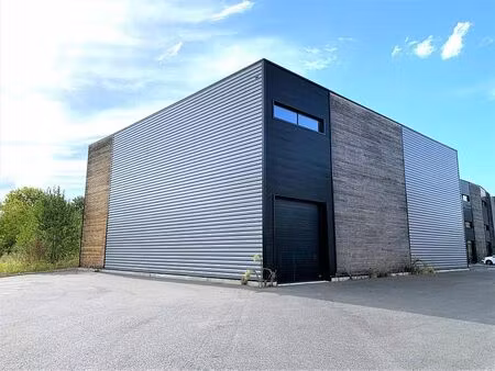 vente/location local d'activités bouloc 886 m²