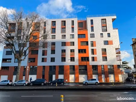 local commercial 375 m2