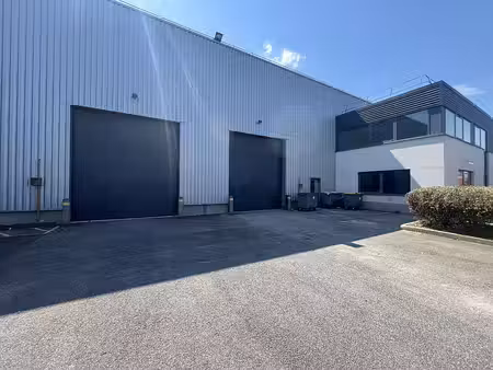 location local d'activités goussainville 1 889 m²