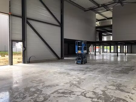 location local d'activités tigery 638 m²