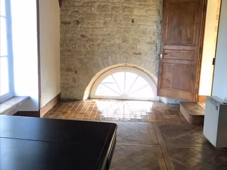 location locaux professionnels 3 pièces 69 m² à valognes (50700)  850 €